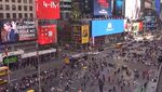 Compromís contrata una anuncio en Times Square recibir al presidente Mazón 